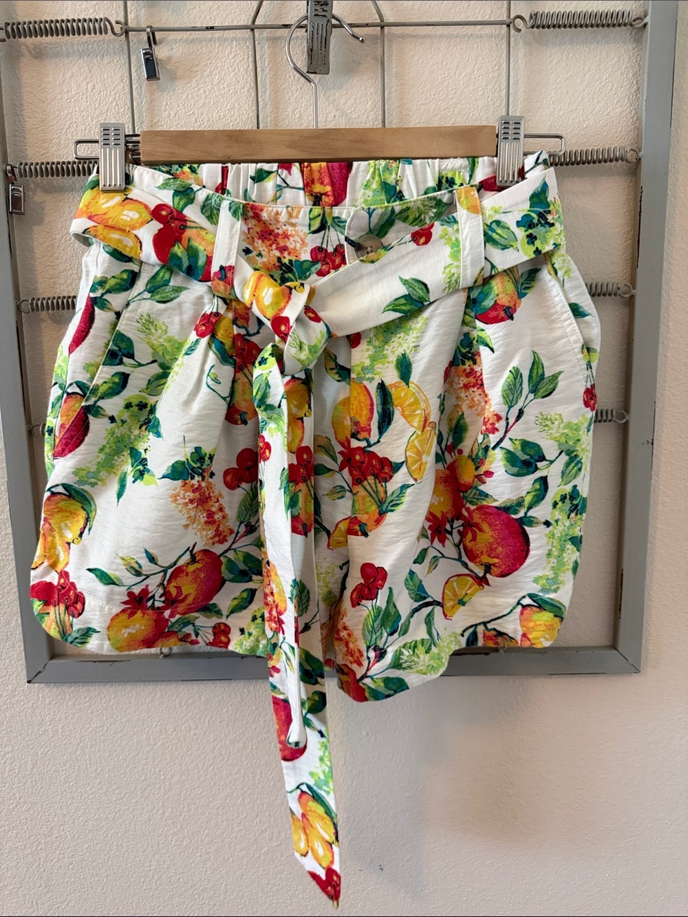 Size XS LC Conrad Floral Citrus Tie-Waist Women's Shorts